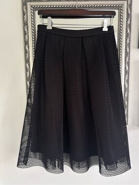 Forever 21 Black Honeycomb
Mesh Midi Skirt Pleated A-Line. EUC.